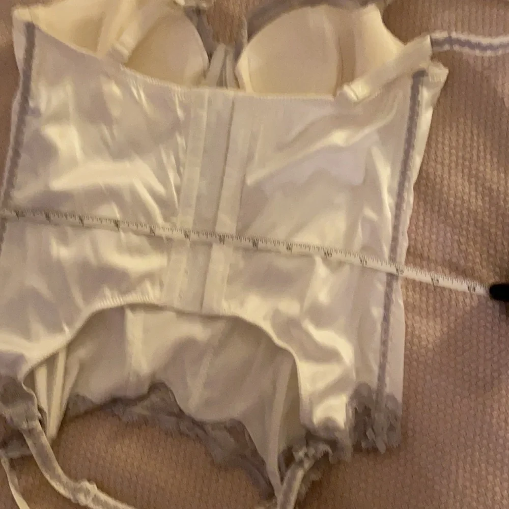 Corset - Picture 7 of 8